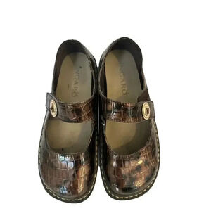 Ingaro Mary Jane Self Fastening Strap Brown Marbled Size 8